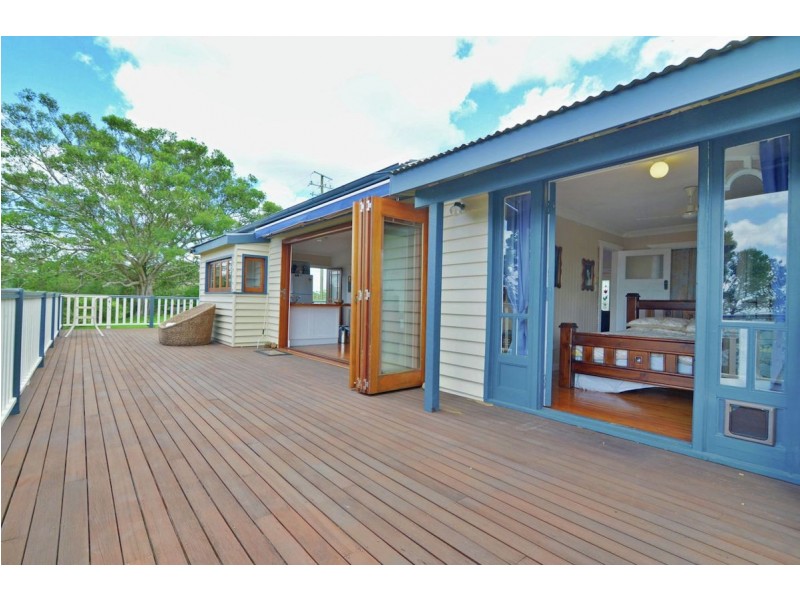 203 Schultz Road, Maleny QLD 4552