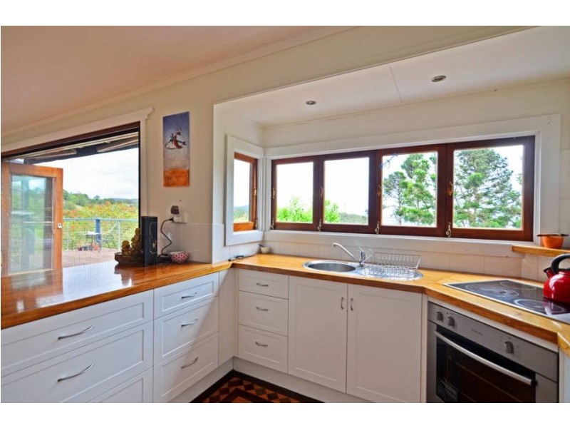 203 Schultz Road, Maleny QLD 4552