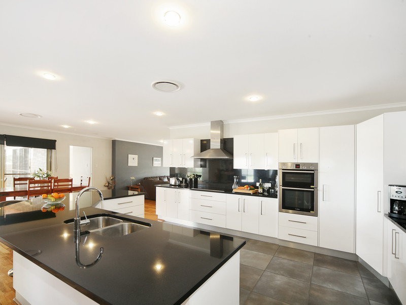 12 Greenhills Esplanade, Maleny QLD 4552