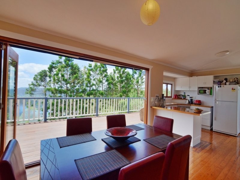 203 Schultz Road, Maleny QLD 4552