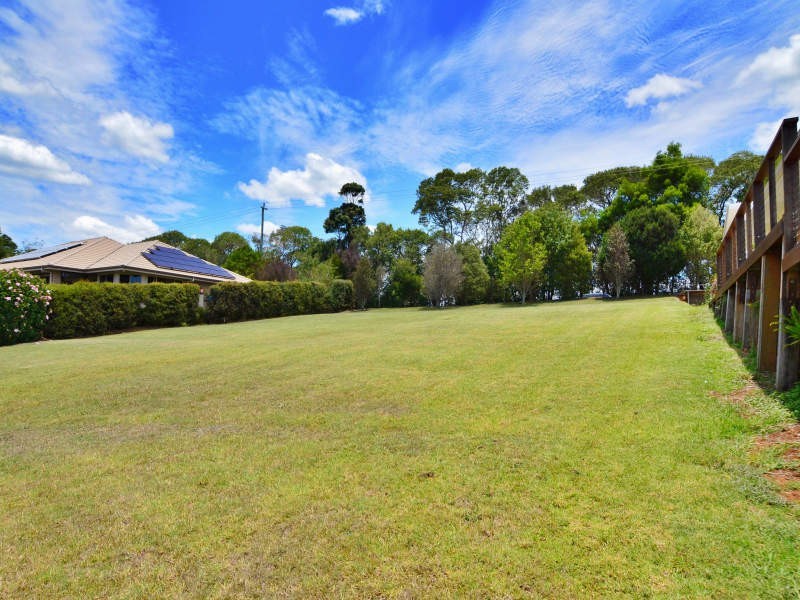22 Lorikeet Lane, Maleny QLD 4552