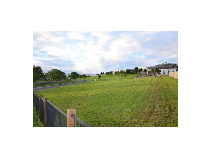 2 River Cherry Place, Maleny QLD 4552