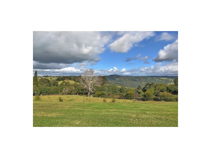 11 Witta Road, Maleny QLD 4552