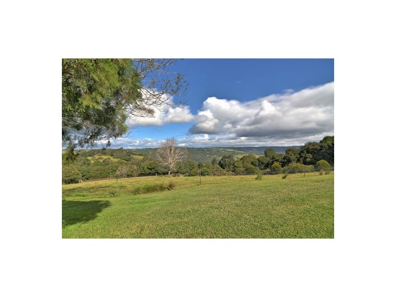 11 Witta Road, Maleny QLD 4552