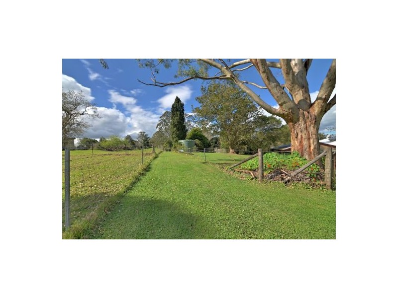 11 Witta Road, Maleny QLD 4552