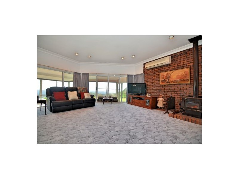 5 Mary Cairncross Avenue, Maleny QLD 4552