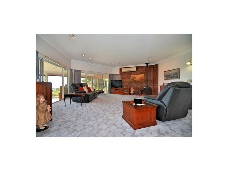 5 Mary Cairncross Avenue, Maleny QLD 4552