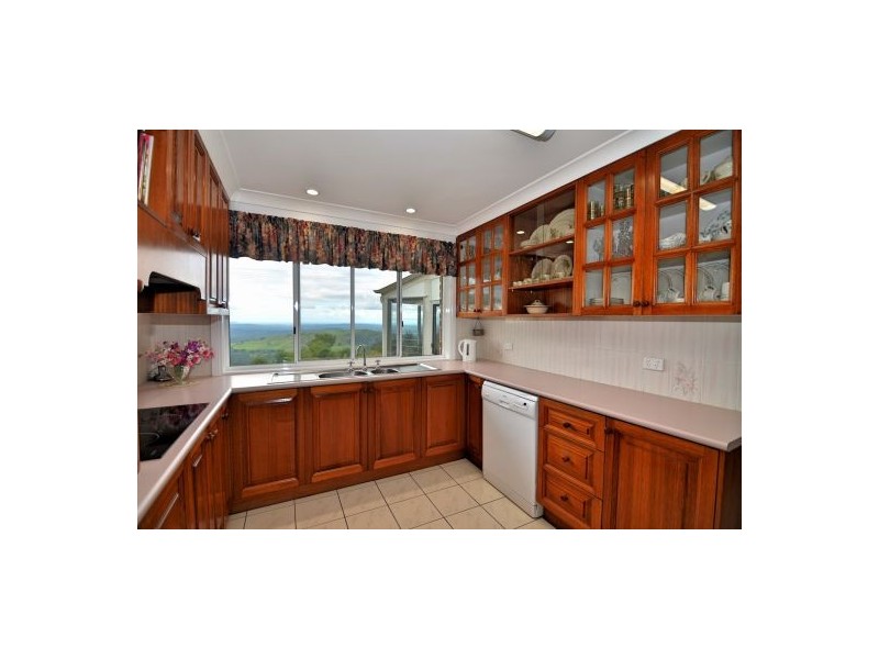 5 Mary Cairncross Avenue, Maleny QLD 4552