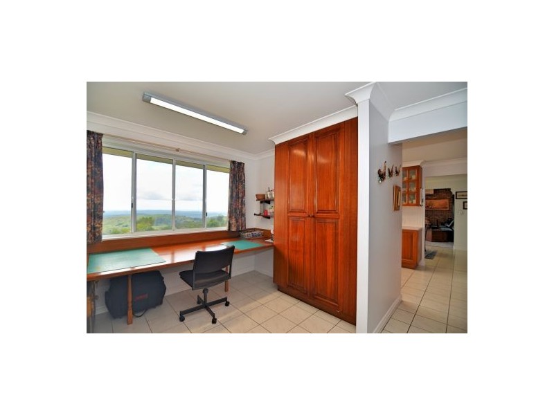 5 Mary Cairncross Avenue, Maleny QLD 4552