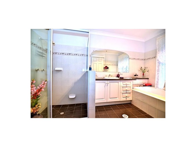 5 Mary Cairncross Avenue, Maleny QLD 4552