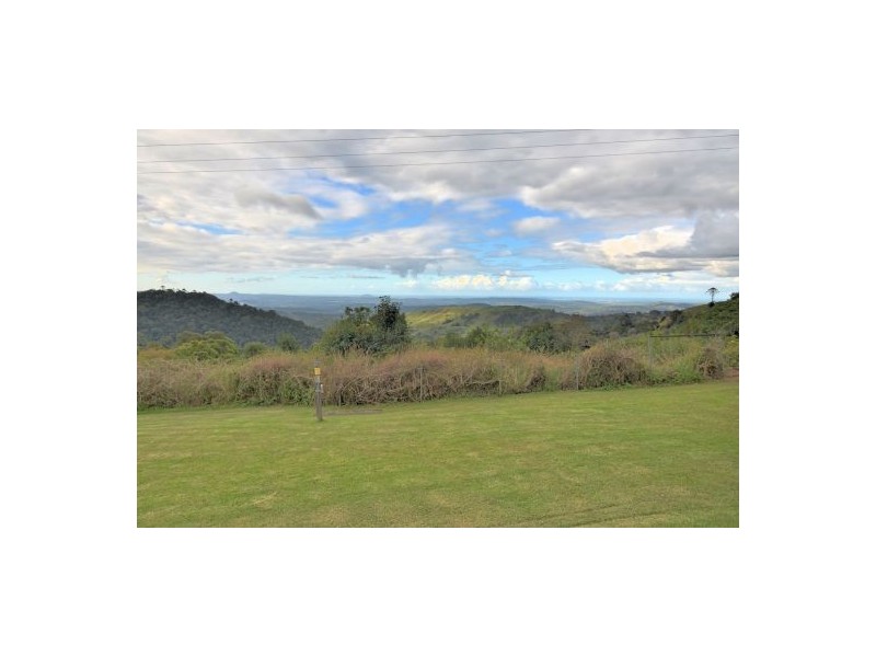 5 Mary Cairncross Avenue, Maleny QLD 4552
