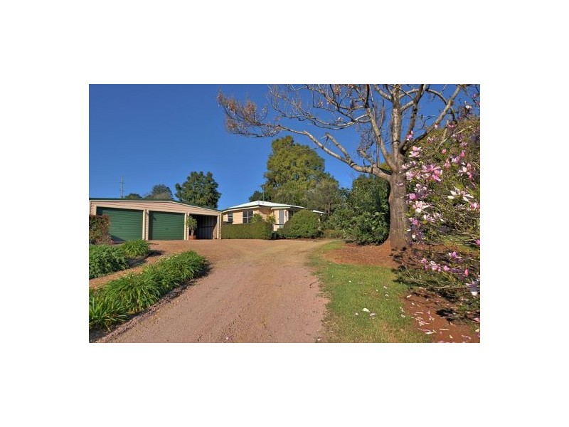 21 Centenary Drive, Maleny QLD 4552