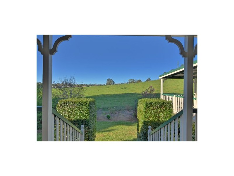 21 Centenary Drive, Maleny QLD 4552