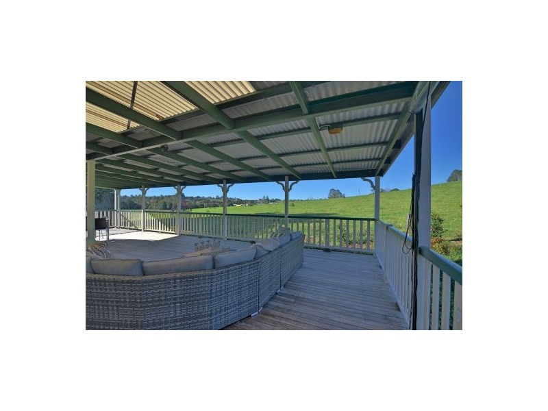 21 Centenary Drive, Maleny QLD 4552