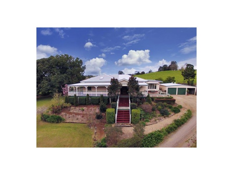 21 Centenary Drive, Maleny QLD 4552