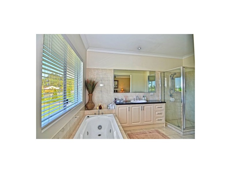 13 Lansdowne Rise, Maleny QLD 4552