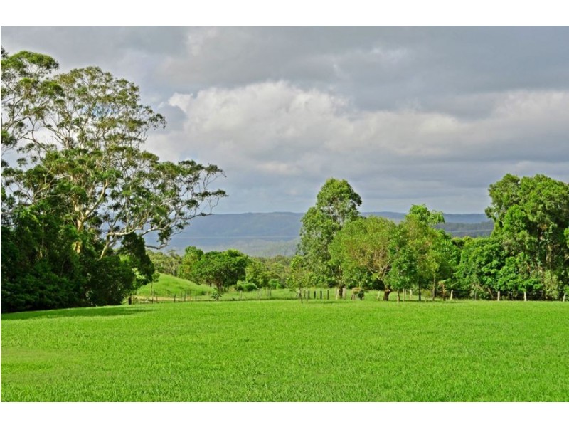 125 Schultz Road, Maleny QLD 4552