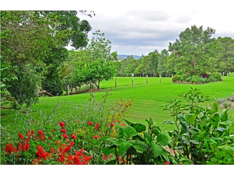 125 Schultz Road, Maleny QLD 4552