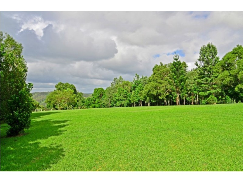 125 Schultz Road, Maleny QLD 4552