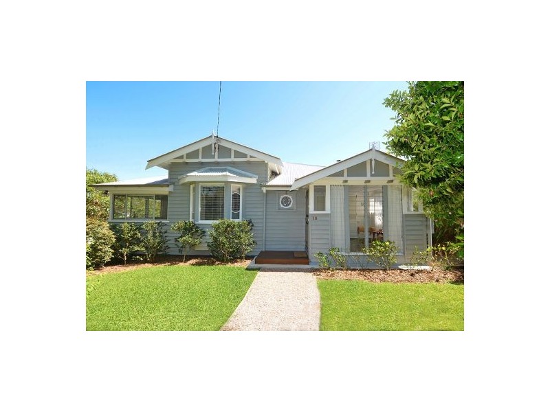 18 Ash Street, Maleny QLD 4552