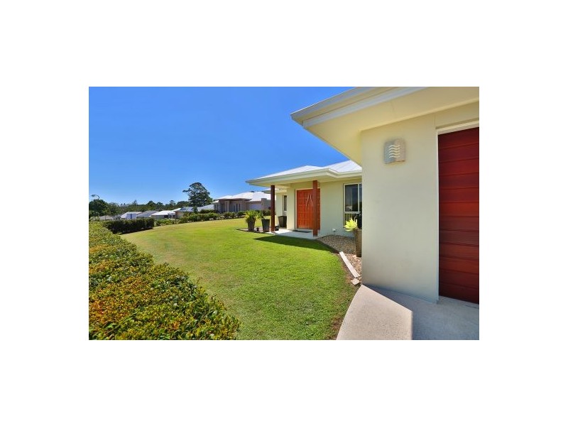 15 Water Gum Crescent, Maleny QLD 4552