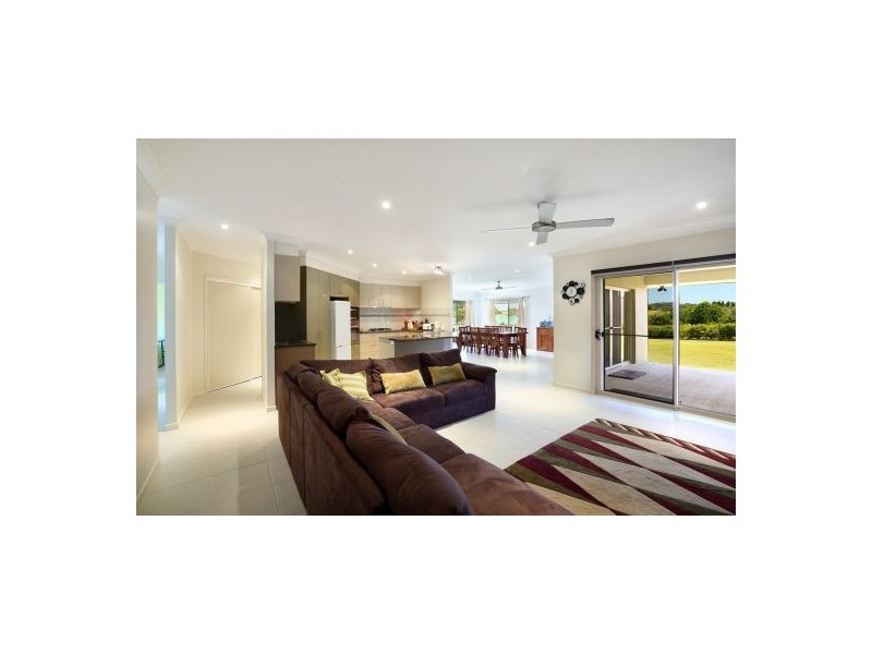 15 Water Gum Crescent, Maleny QLD 4552