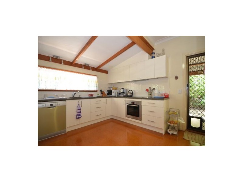 20 Centenary Drive, Maleny QLD 4552