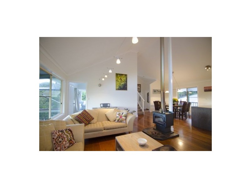 44 Palm Street, Maleny QLD 4552