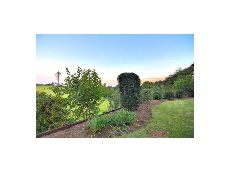 44 Palm Street, Maleny QLD 4552