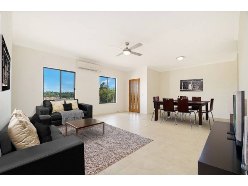 16 Teak Street, Maleny QLD 4552