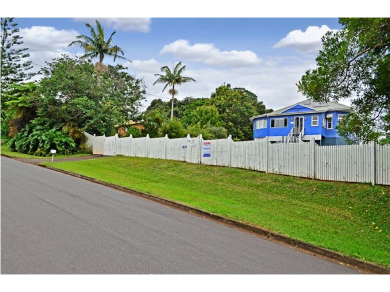 16 Mary Cairncross Avenue, Maleny QLD 4552