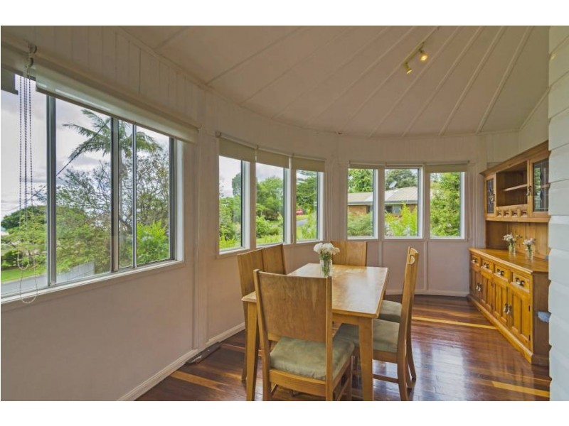 16 Mary Cairncross Avenue, Maleny QLD 4552