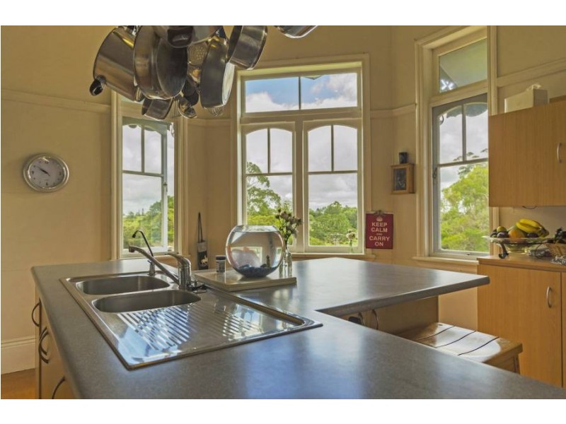 16 Mary Cairncross Avenue, Maleny QLD 4552