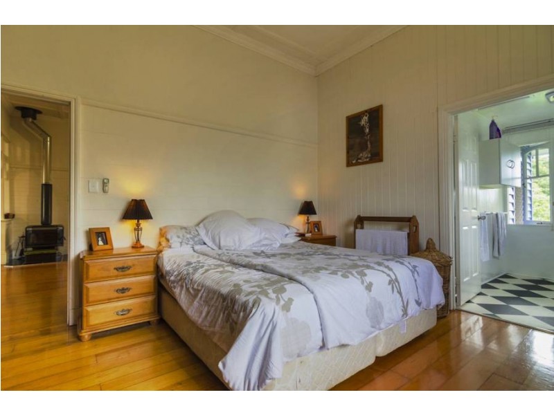 16 Mary Cairncross Avenue, Maleny QLD 4552