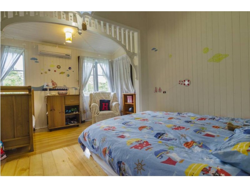 16 Mary Cairncross Avenue, Maleny QLD 4552