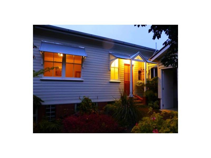 11 Beech Street, Maleny QLD 4552