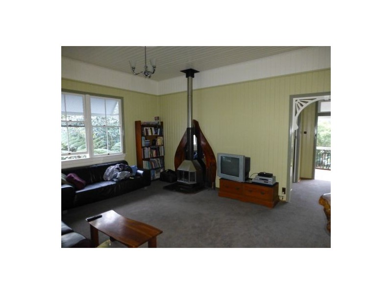 11 Beech Street, Maleny QLD 4552