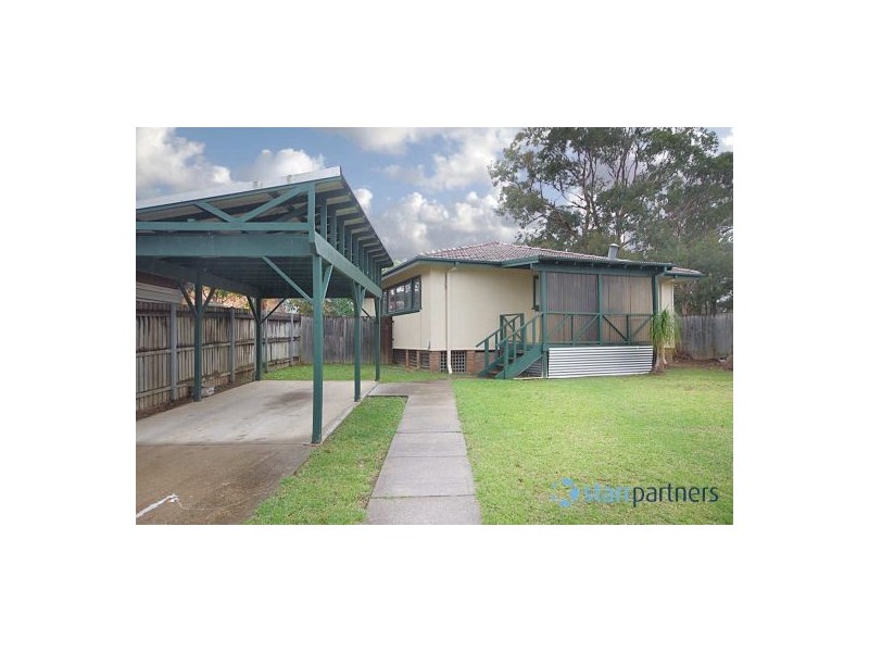 33 Tea Tree Crescent, Macquarie Fields NSW 2564