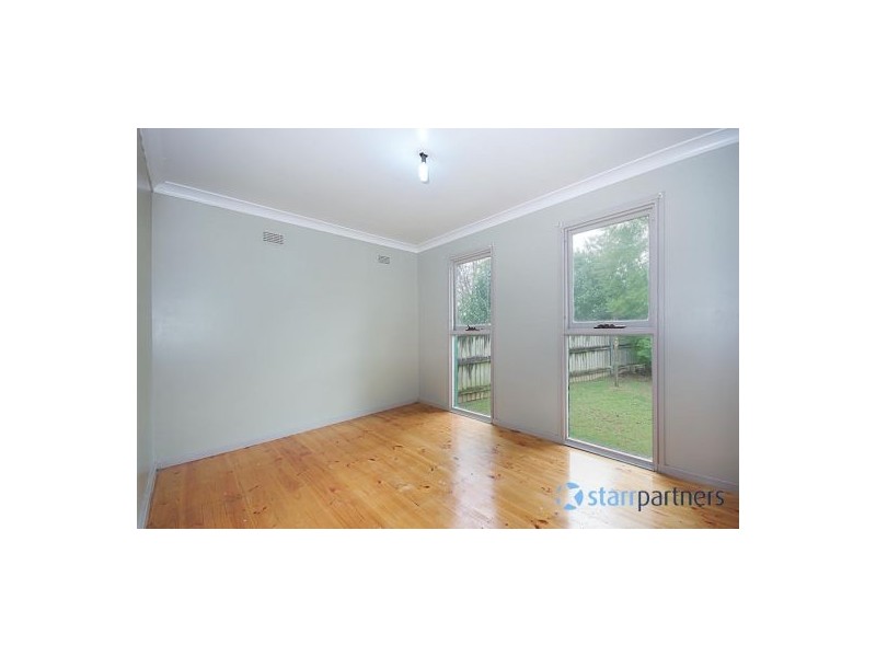 33 Tea Tree Crescent, Macquarie Fields NSW 2564
