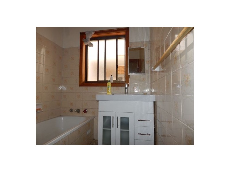 102 Cooper Road, Birrong NSW 2143