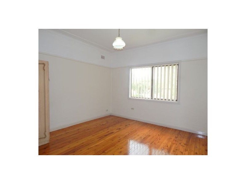 82 Rosina Street, Fairfield NSW 2165