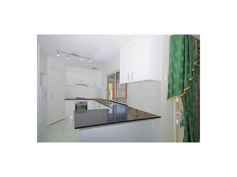 6 Duke Close, Green Valley NSW 2168