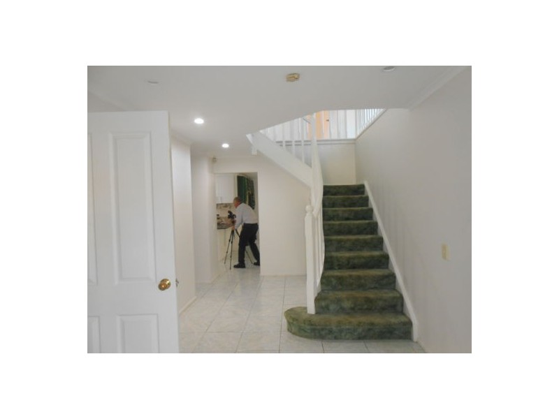 6 Duke Close, Green Valley NSW 2168