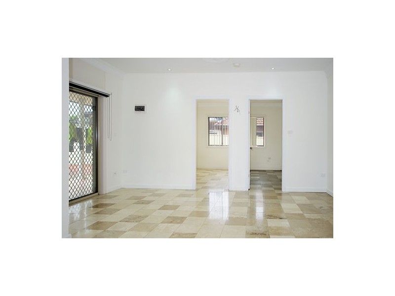 7B Clarence St, Condell Park NSW 2200