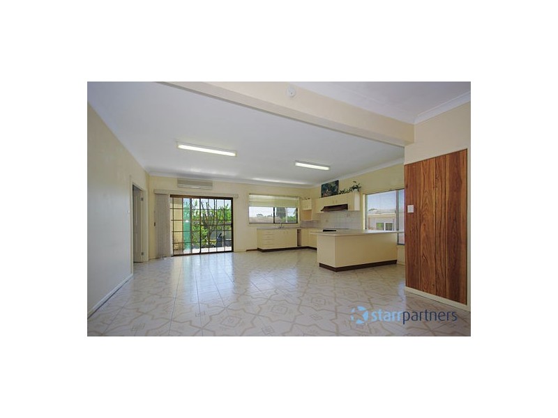 14 Andrew Ave, Canley Heights NSW 2166