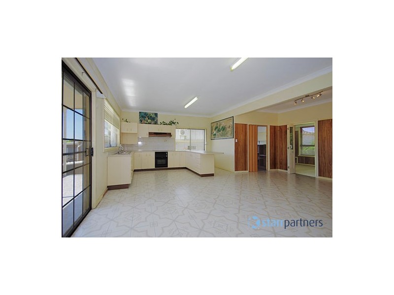 14 Andrew Ave, Canley Heights NSW 2166