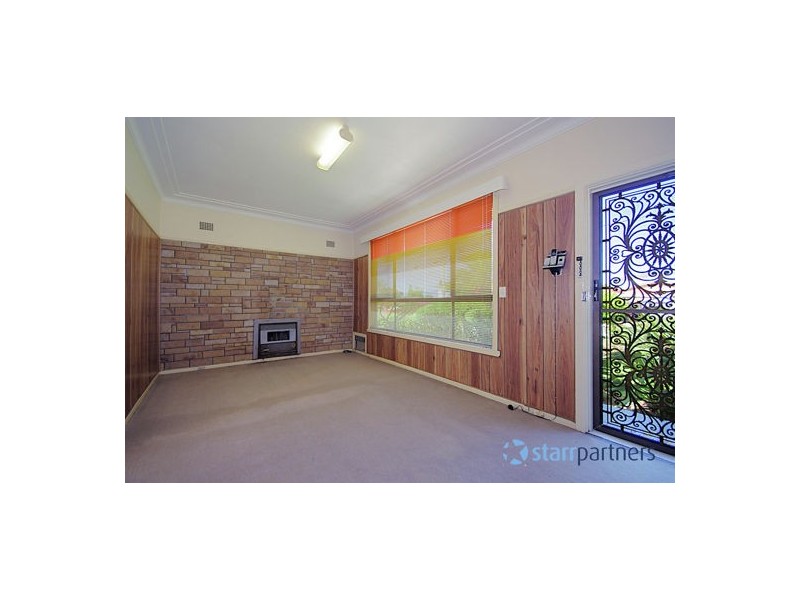 14 Andrew Ave, Canley Heights NSW 2166