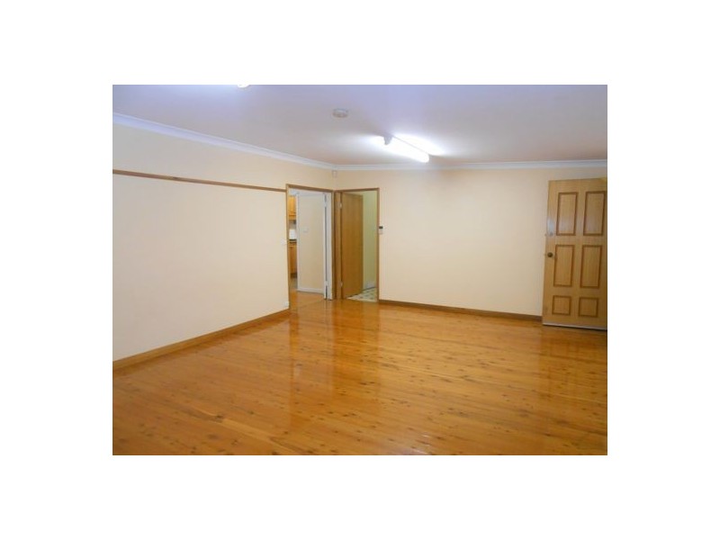 8 Gray Cres, Yagoona NSW 2199