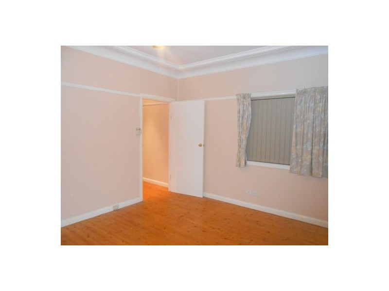 8 Gray Cres, Yagoona NSW 2199