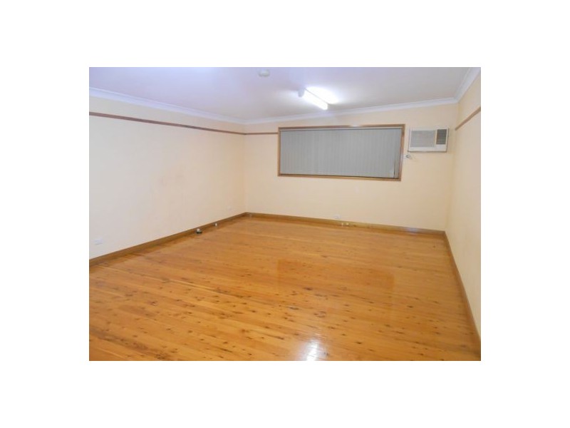 8 Gray Cres, Yagoona NSW 2199